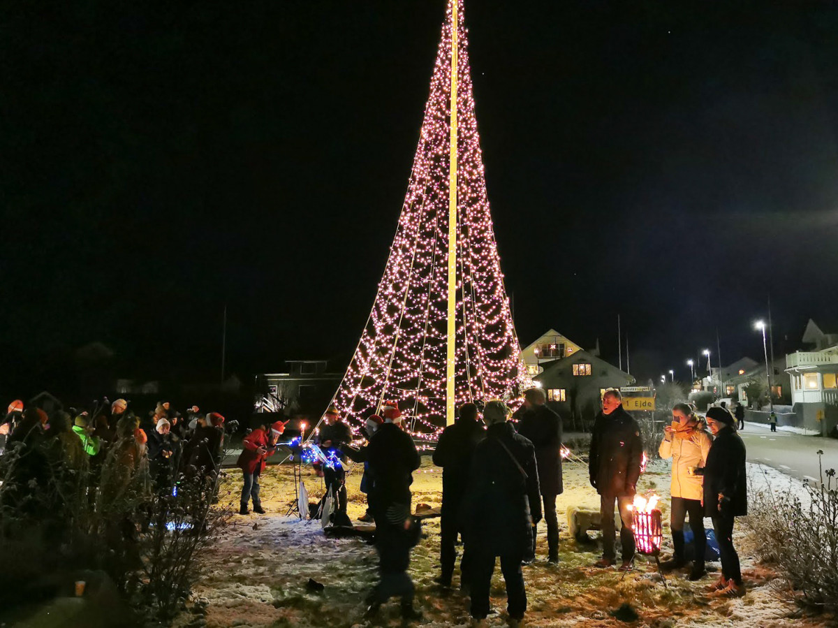 Advent vid den nya granen Foto:Lars Joelsson