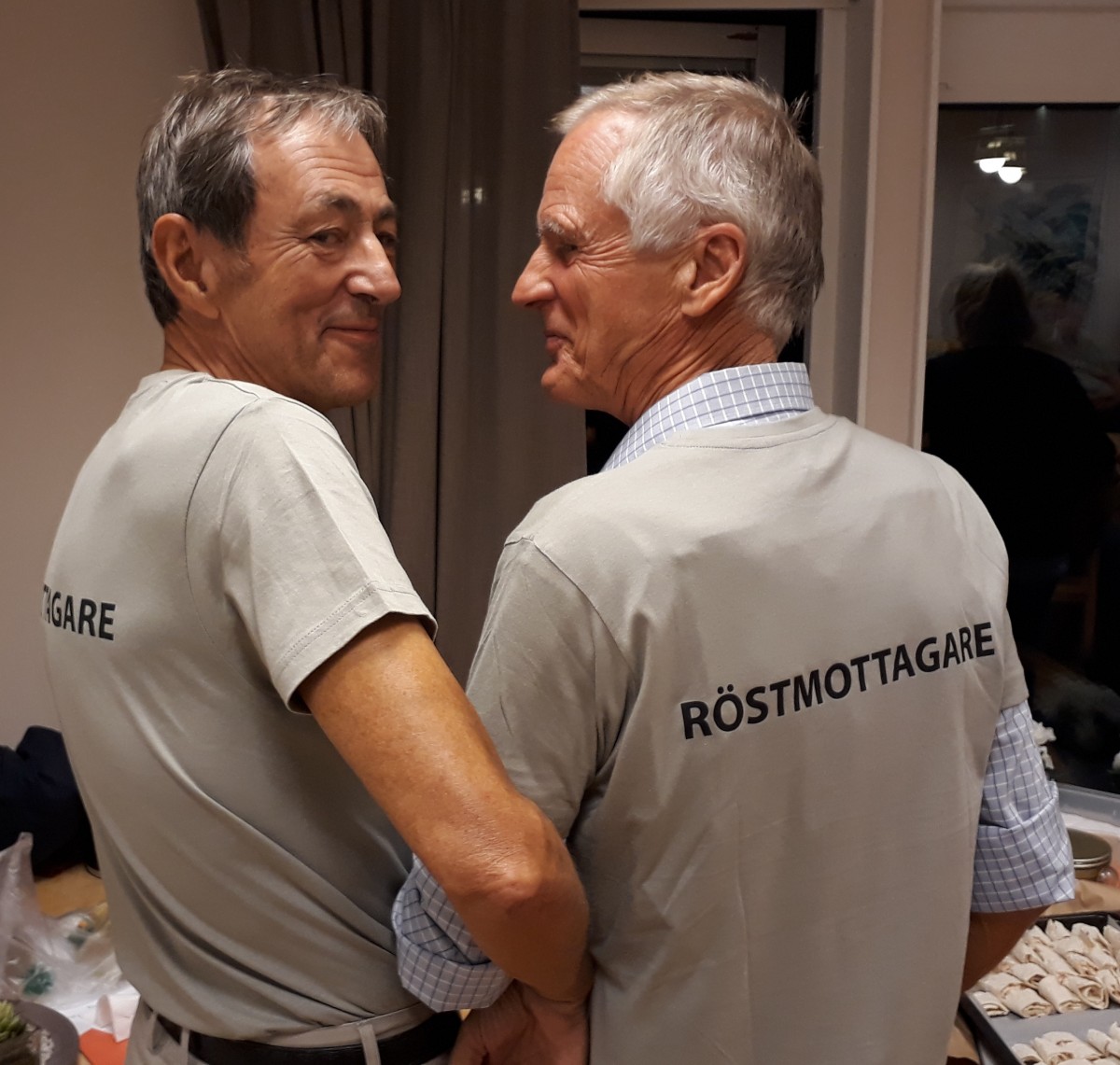 Två röstmottagare från Kämpersvik Foto. Karl Kahlman